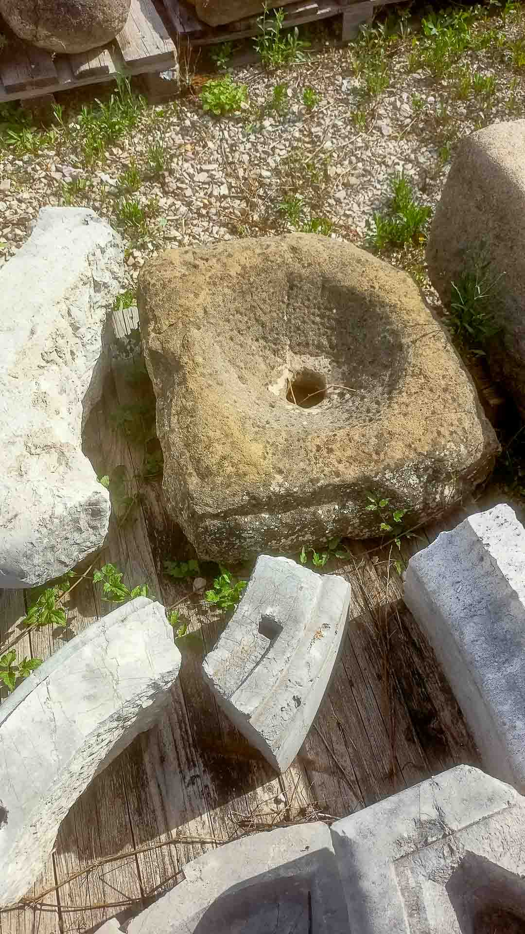 Vasche, Camini e Fontane in Pietra - foto 9