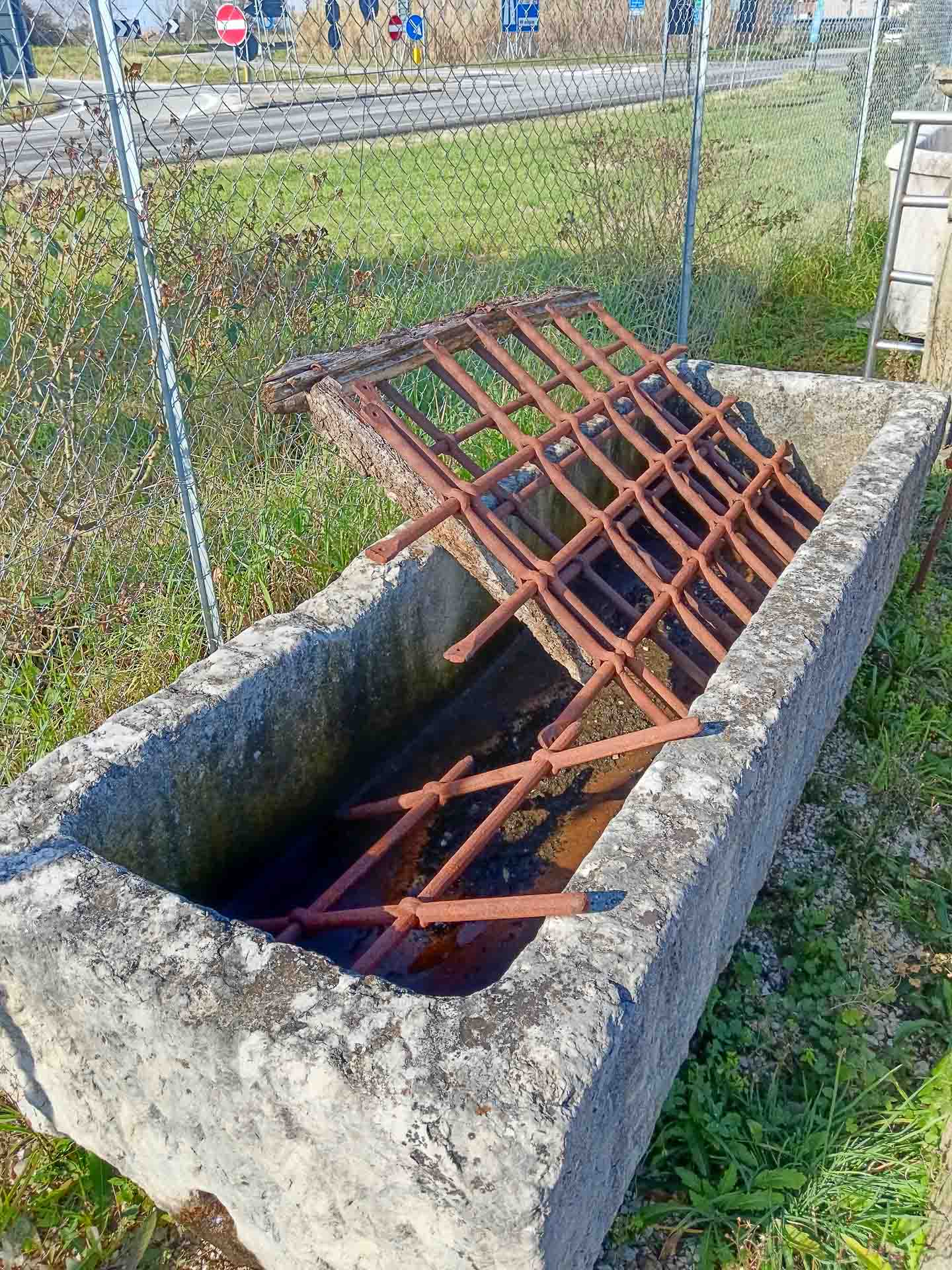 Vasche, Camini e Fontane in Pietra - foto 29